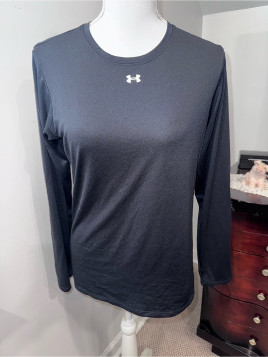 Under Armour Tops - Under Armour Black Loose Fit Long Sleeve Tee